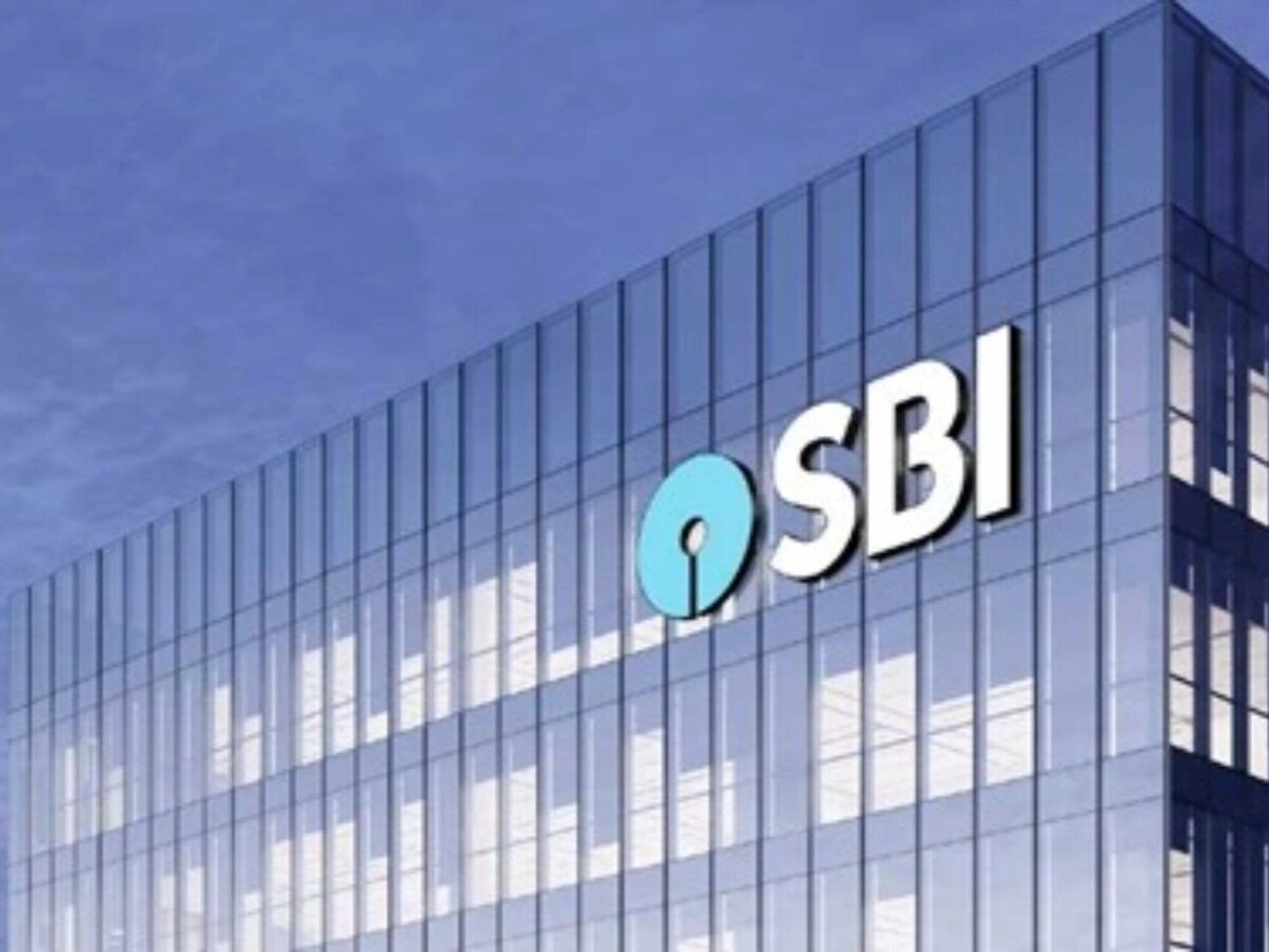 SBI मध्ये करिअरची संधी! 42 वयापर्यंत करता येणार अर्ज, जाणून घ्या सर्व Details