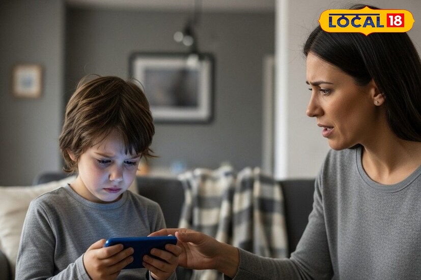 आदर्श व्हा. जर पालक सतत त्यांच्या मोबाईल फोनमध्ये व्यस्त असतील तर त्यांची मुलेही तेच शिकतील. म्हणून मुलांसमोर मोबाईल फोनचा वापर मर्यादित करा आणि एक चांगले उदाहरण ठेवा.