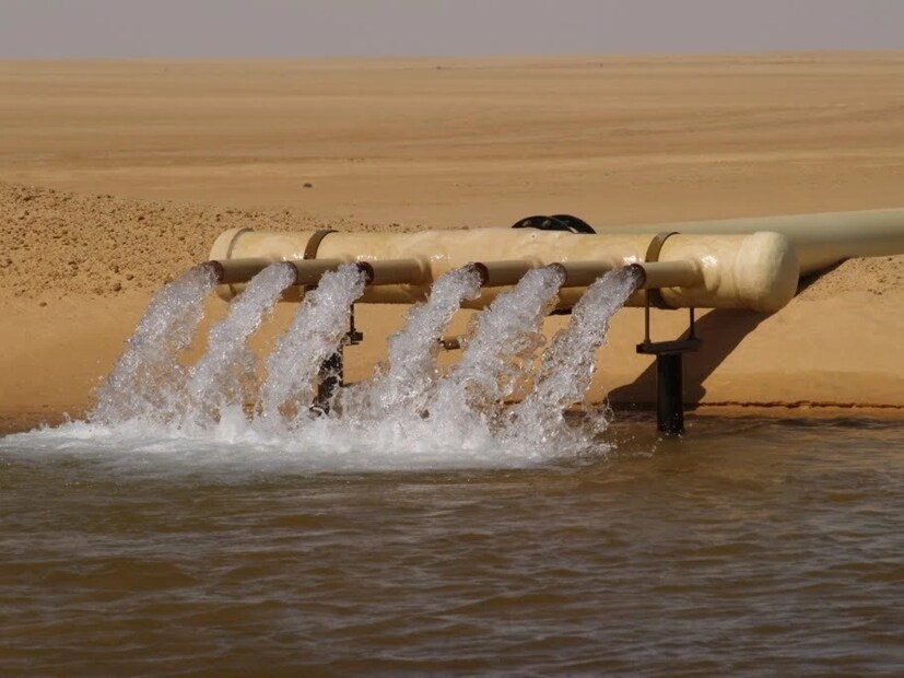  ग्रेट मॅन-मेड रिव्हर (Great Man-Made River) : लिबियाची 'ग्रेट मॅन-मेड रिव्हर' सहारा वाळवंटातील जुन्या जलाशयांमधून पाणी आणते. हजारो किलोमीटरच्या पाईपलाईन्स आणि मोठे पंप स्टेशन्स यामुळे हे शक्य झाले आहे. हे पाणी पिण्यासाठी आणि शेतीसाठी वापरले जाते.