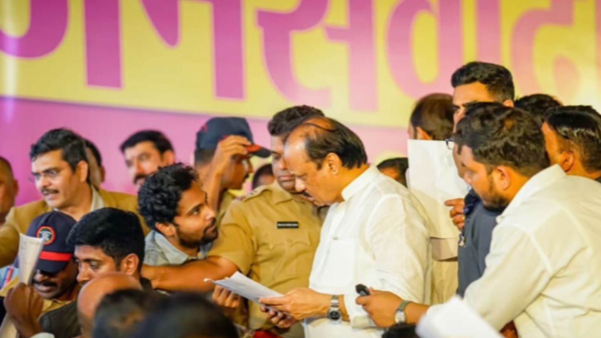 जनता दरबाराच्या आडून थेट महापालिकेचा प्रचार, पुण्यात भाजपवर कुरघोडींना सुरुवात, मुरब्बी अजितदादांचे डावपेच