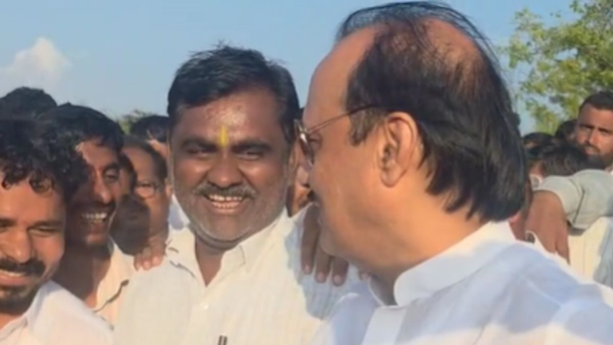 नाहीतर पुन्हा माझी खडी घ्या... माझा मुरूम घ्या... अजितदादांच्या सूचनेने गावकऱ्यांमध्ये हशा