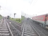 Palghar: मुंबईजवळ रेल्वे मार्गावर मोठी दुर्घटना टळली, धावत्या एक्स्प्रेसचे डबे झ