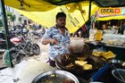 पगारदार नोकरापेक्षा पवनचं नाश्ता सेंटर भारी, दिवसाचा गल्ला फक्त 9 हजार रुपये