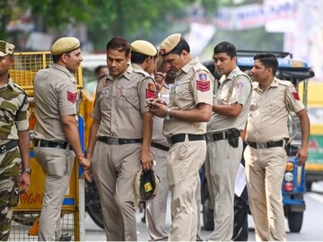 SSC Delhi Police Constable Bharti 2025 : दिल्ली पोलीस दलात कॉन्स्टेबल पदांसाठी बंपर भरती, पात्रता काय ? जाणून घ्या संपूर्ण माहिती