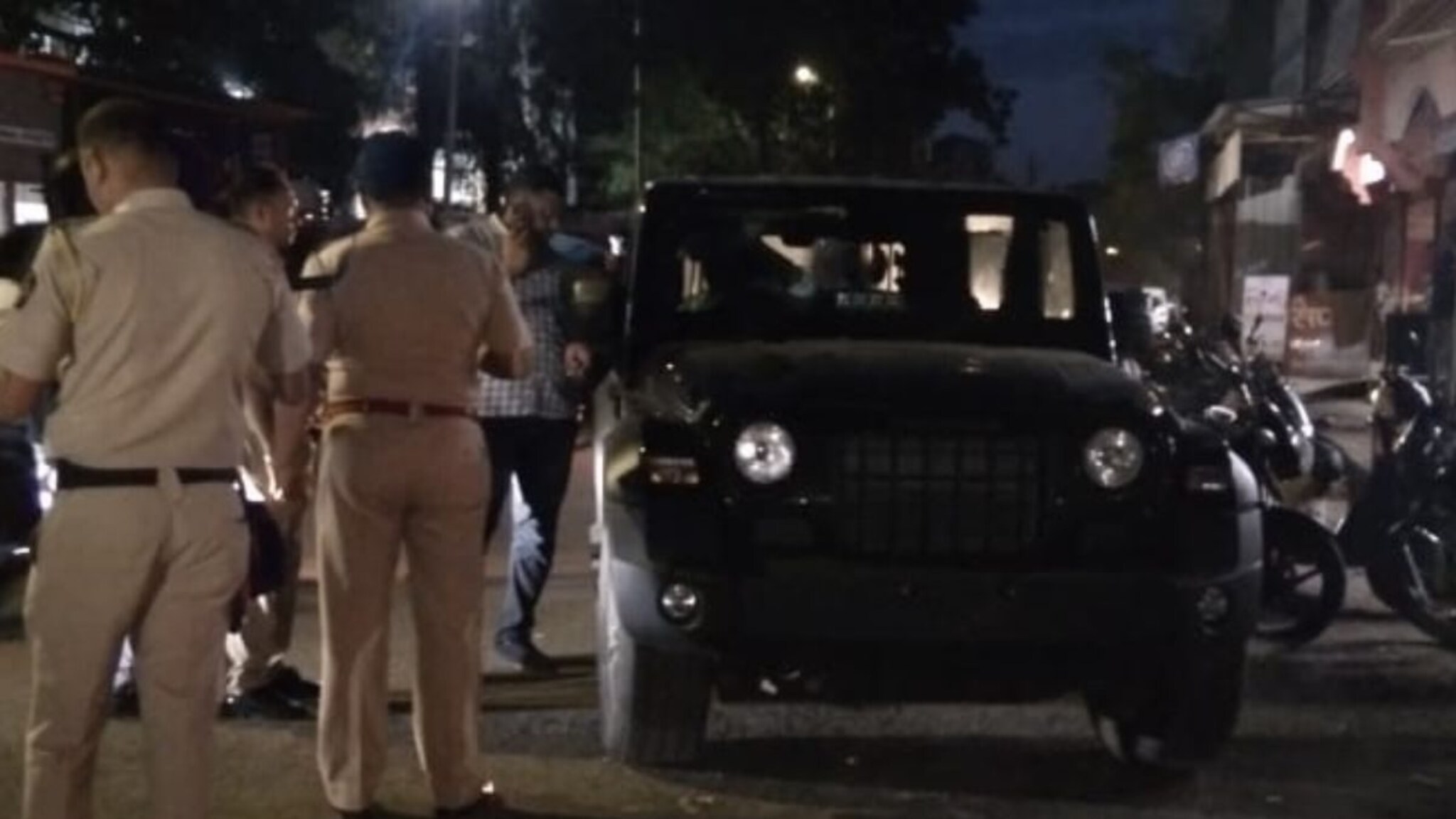 नव्या कोऱ्या थार गाडीने चौघांना चिरडले, गाडीवर नंबर प्लेटही नव्हती, धाराशिवची घटना