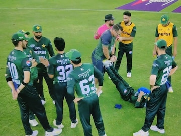 Faheem ashraf trying Rishabh Pant trick 