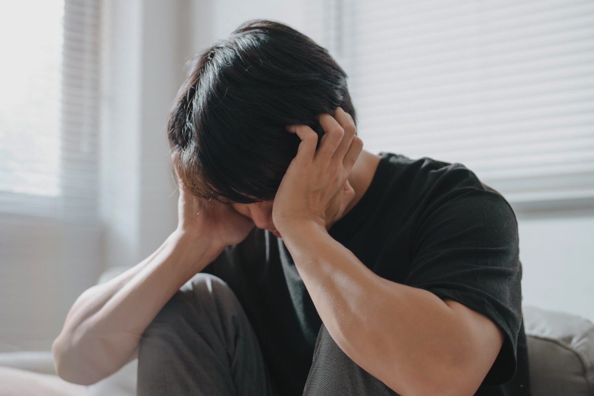 दर 7 पैकी 1 तरुण आहे 'या' संकटात! वेळीच 'ही' लक्षणं ओळखा, अन्यथा आयुष्य...