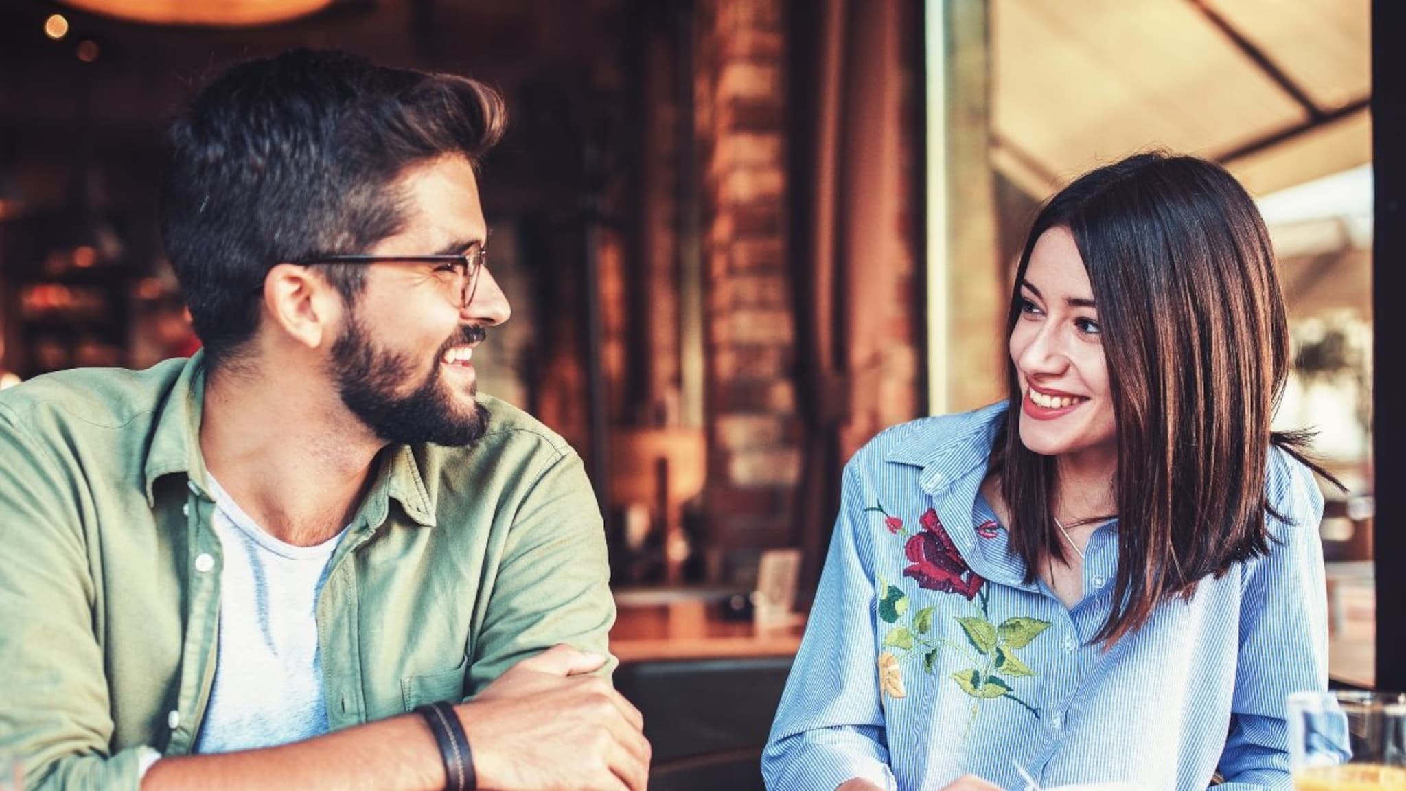 नात्याला नाव नाही, अपेक्षा नाहीत! 'क्वांटम डेटिंग' नावाचा हा नवीन ट्रेंड तरुणांना का आवडतोय?