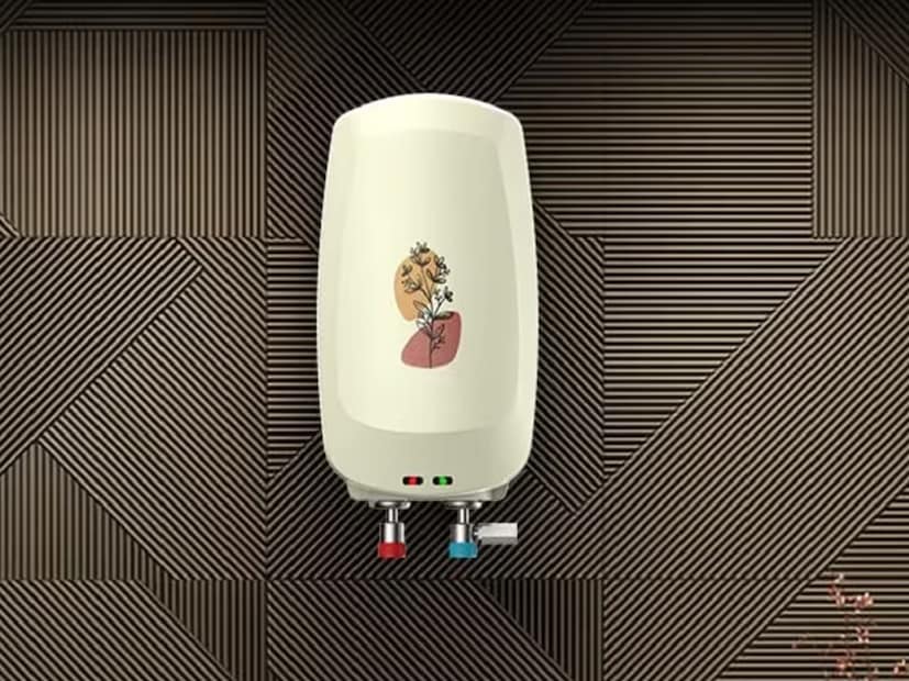 असे केल्याने विजेचा धक्का लागण्याचा धोका वाढतो. गीझरला नेहमीच पाणी पूर्णपणे गरम करण्यासाठी पुरेसा वेळ द्या. तुम्हाला पाणी अजूनही थंड वाटत असेल तर आंघोळ पुढे ढकला. यामुळे विजेचा धक्का लागण्याचा धोका कमी होतोच, परंतु आरामदायी गरम पाणी देखील मिळते.