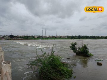 आभाळ फाटलं, गोदामाईचं पहिल्यांदाच रौद्ररूप; बीडमधील काळीज धस करणारे 7 PHOTOS