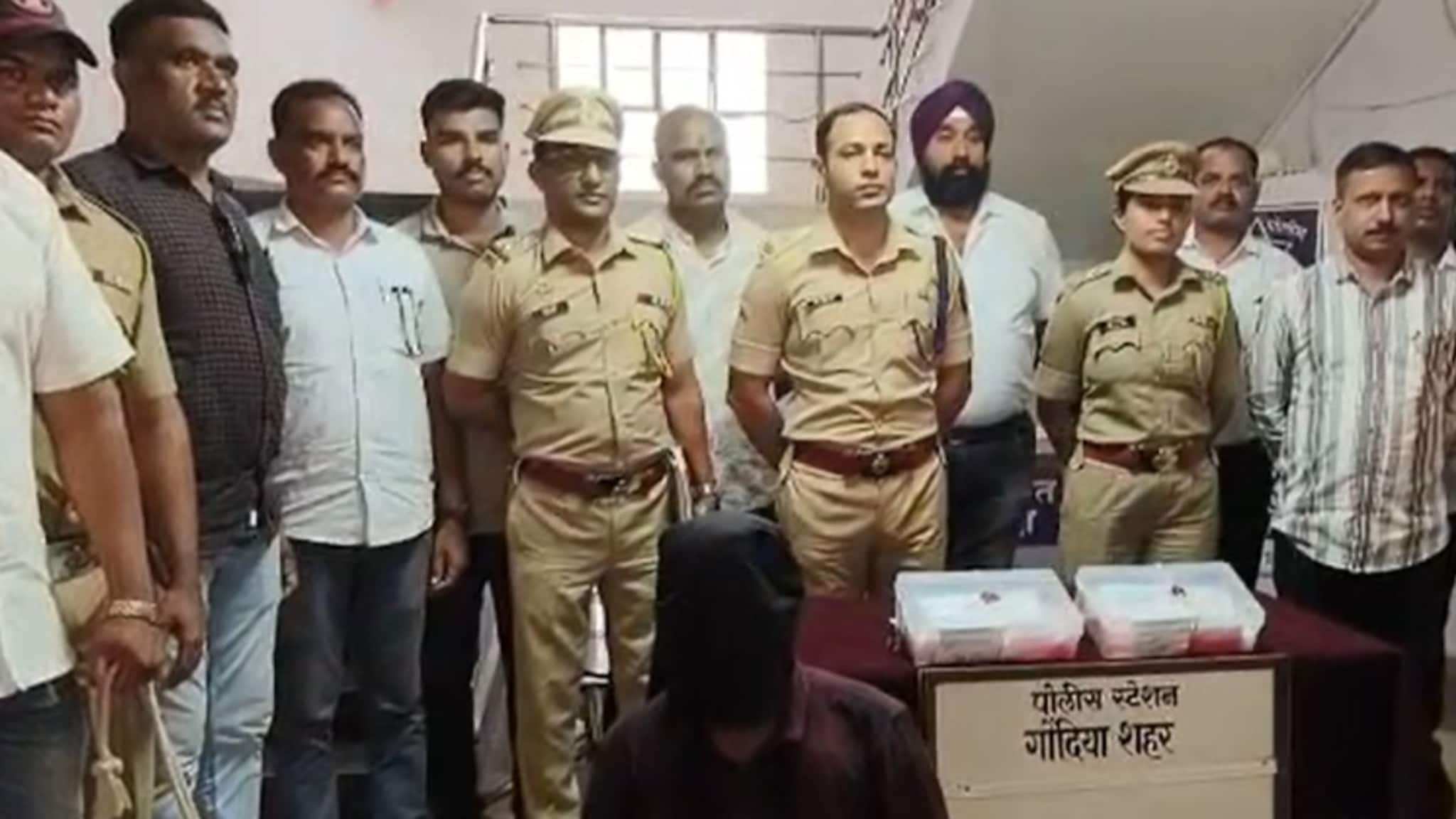 कुरिअरने ५० किलो चांदी मागवली, एकाने ३० किलो पळवली, पोलिसांनी चक्रे फिरवली अन्..