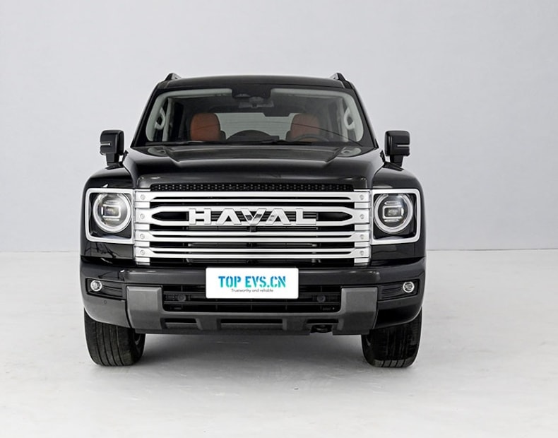 HAVAL H9 SUV डायमेंशंस आणि फीचर्स : HAVAL H9 चा आकार देखील त्याला एक दमदार वाहन बनवतो. त्याची लांबी 4950 मिमी आणि रुंदी 1976 मिमी आहे, ज्यामुळे ती रस्त्यावरील एक आकर्षक उपस्थिती देते. Haval H9 मध्ये अनेक प्रगत सुरक्षा फीचर्स आहेत.