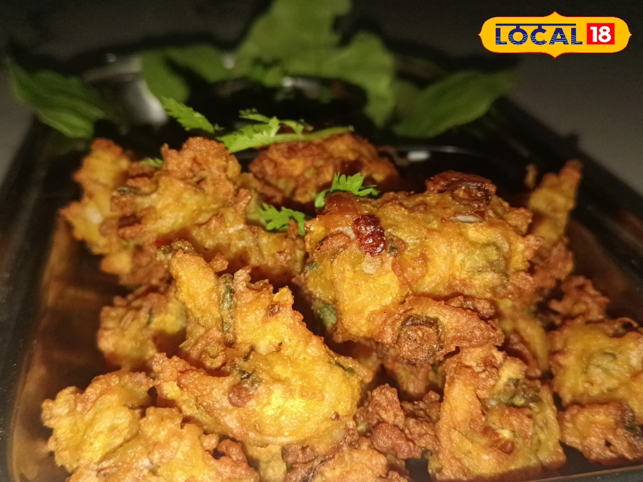 Evening Snack: पावसाळी वातावरणात भजी खावीशी वाटताय? चहासोबत ट्राय करा कुरकुरीत मॅगी पकोडे, रेसिपीही अगदी सोपी