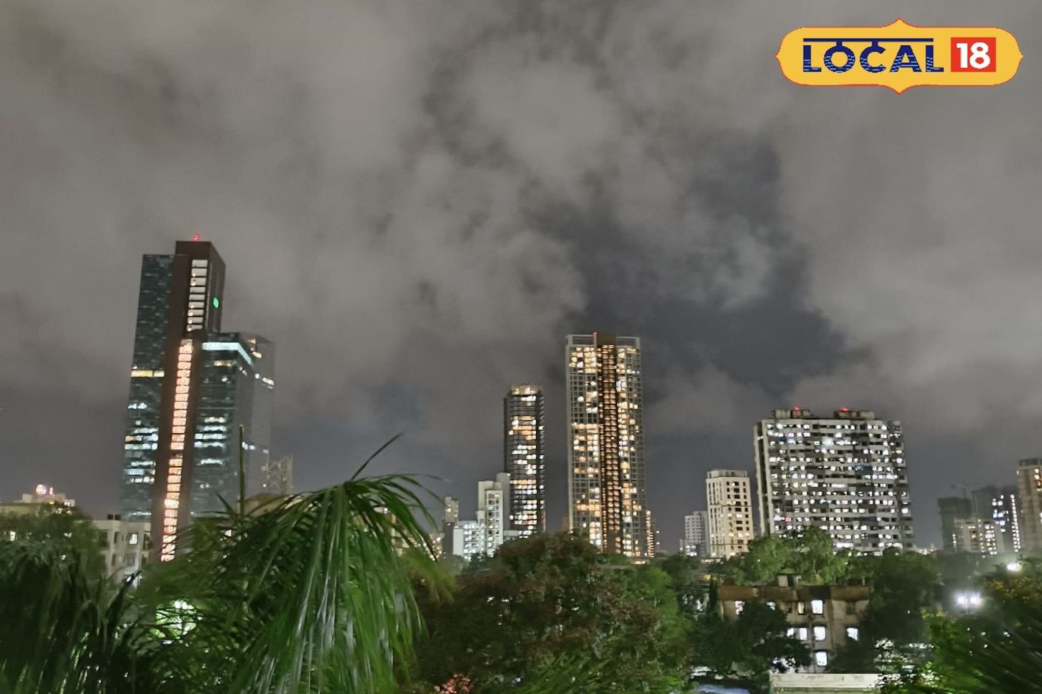 कोकणात वारं फिरलं, वीकेंडला धो धो कोसळणार, मुंबई-ठाण्यासाठी महत्त्वाचं अपडेट