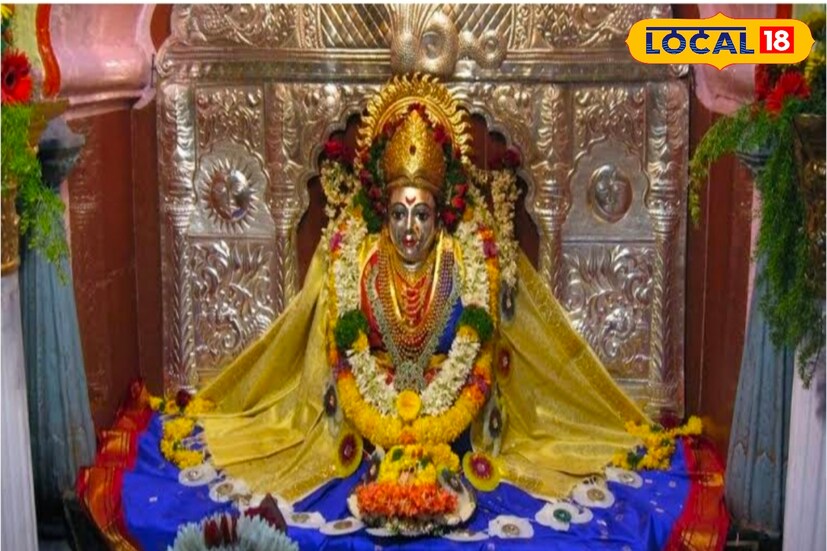 तांबडी देवीच्या तांबडी जोगेश्वरीचे मंदिर पुण्यातील आप्पा बळवंत चौक येथे हे मंदिर आहे. नवरात्री या मंदिरामध्ये देवीचे वेगवेगळे रूपे पाहायला मिळतात. हे मंदिर पेशवेकालीन आहे. या देवीने तांबडी राक्षसाचा वध केला होता त्यामुळे या देवीला हे नाव पडले अशी आख्यायिका सांगितली जाते. 