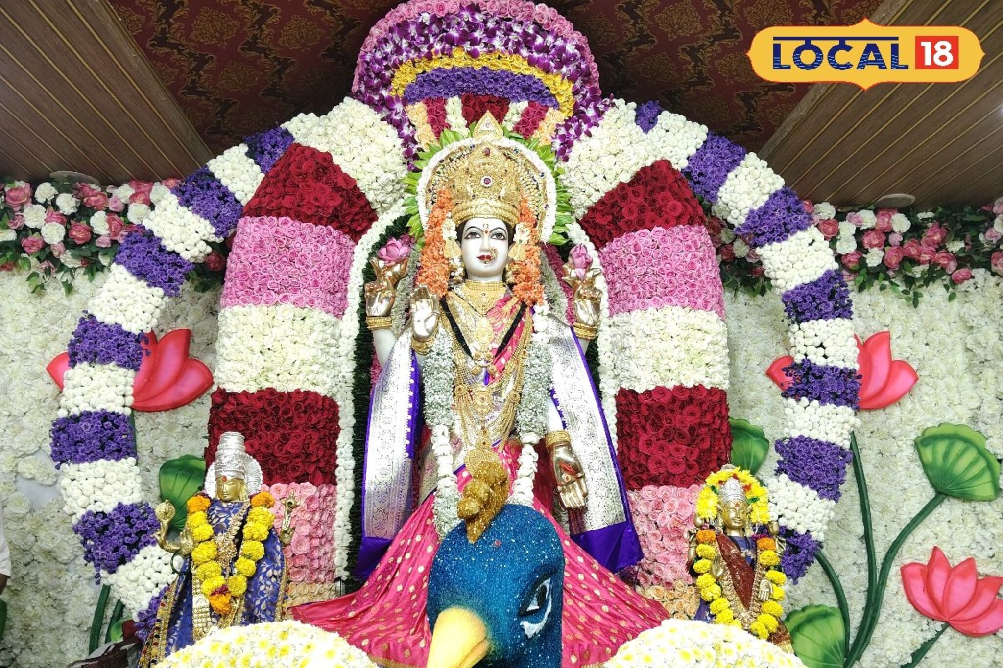 70 फूट उंची अन् 9 टन वजन! पुण्यातील मीनाक्षी मंदिराचा देखावा ठरतोय आकर्षण