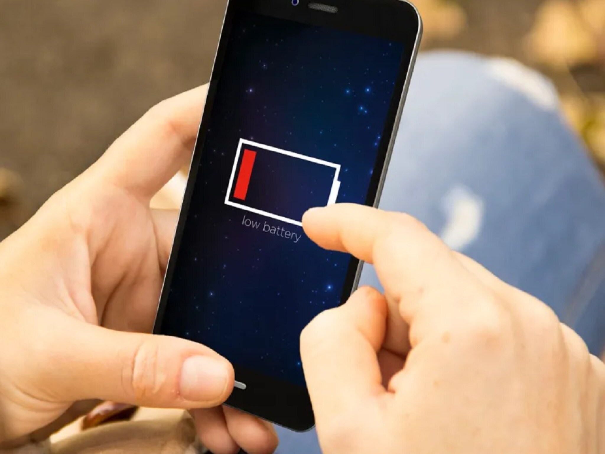 लोकं का बदलताय फोनची ही सेटिंग! बॅटरी चालते दुप्पट, तुम्ही ट्राय केलं?