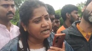'तुमचं राजकारणनंतर करा....', शिंदे गटाच्या महिला नेत्याला जिल्हाधिकाऱ्यांनी झापलं 'तुमचं राजकारणनंतर करा....', शिंदे गटाच्या महिला नेत्याला जिल्हाधिकाऱ्यांनी झापलं