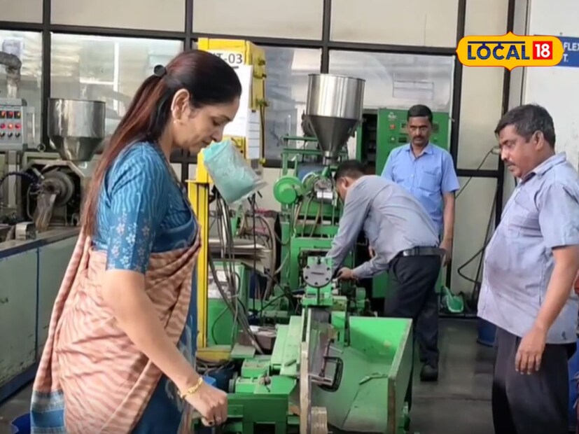 भोसरीतल्या एका कंपनीत त्यांच्या पतीला नोकरी लागल्यावर राजश्री गागरे पुण्यात आल्या. सुरुवातीपासूनच जिद्दी असलेल्या राजश्रींना स्वतःचं अस्तित्व निर्माण करायचं होतं, त्यामुळे त्यांनी पुण्यात येताच लहान-मोठ्या ठिकाणी काम करायला सुरुवात केली. अगदी ब्युटी पार्लरमध्येही त्यांनी काम केलं. 
