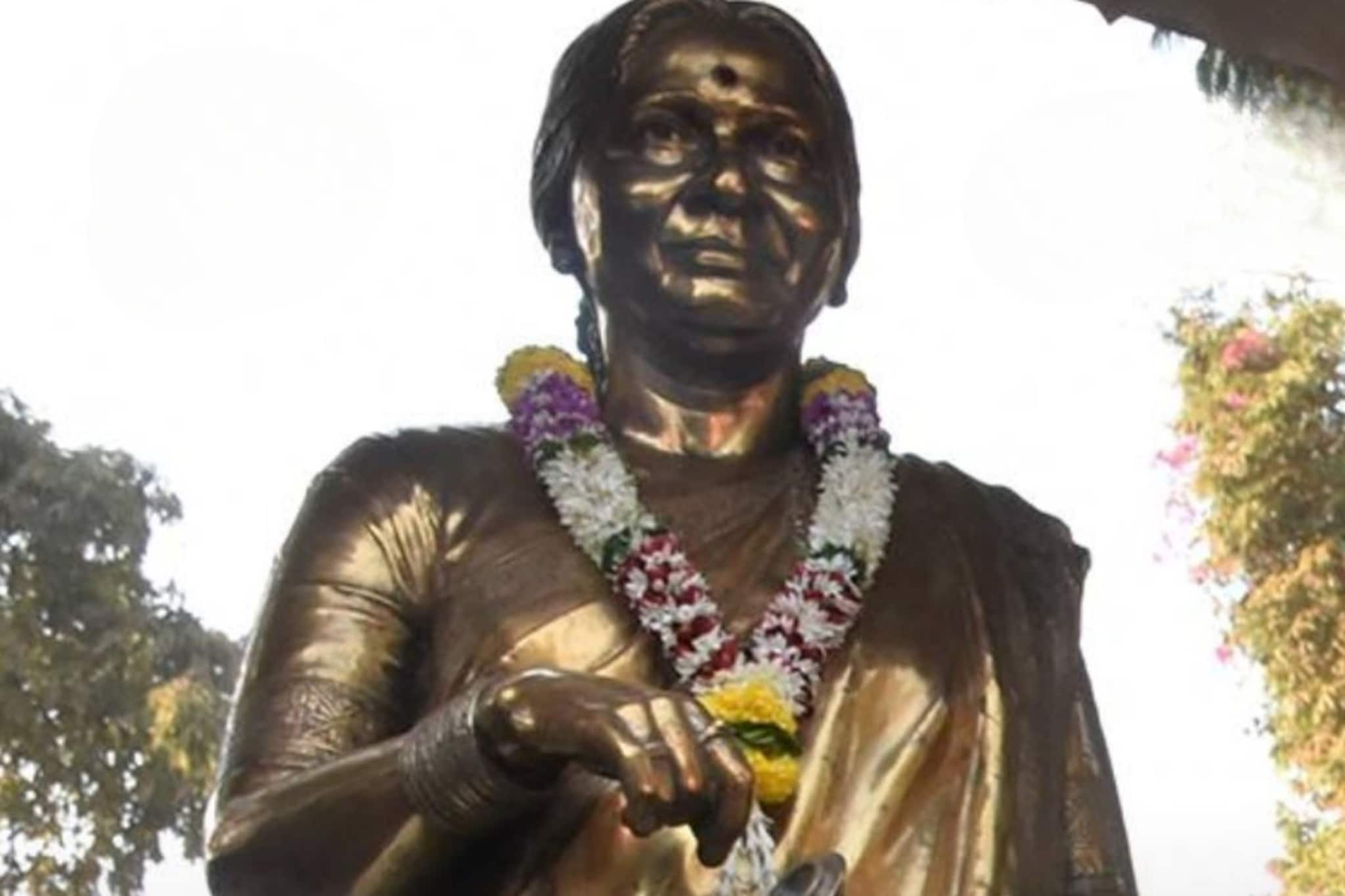 मीनाताई ठाकरेंच्या पुतळ्यावर रंगफेक करणाऱ्या आरोपीचा फोटो समोर