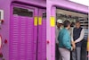 लोकल प्रवाशांसाठी मोठी बातमी!प्रत्येक डब्ब्यांना असणार स्वयंचलित दरवाजे, VIDEO