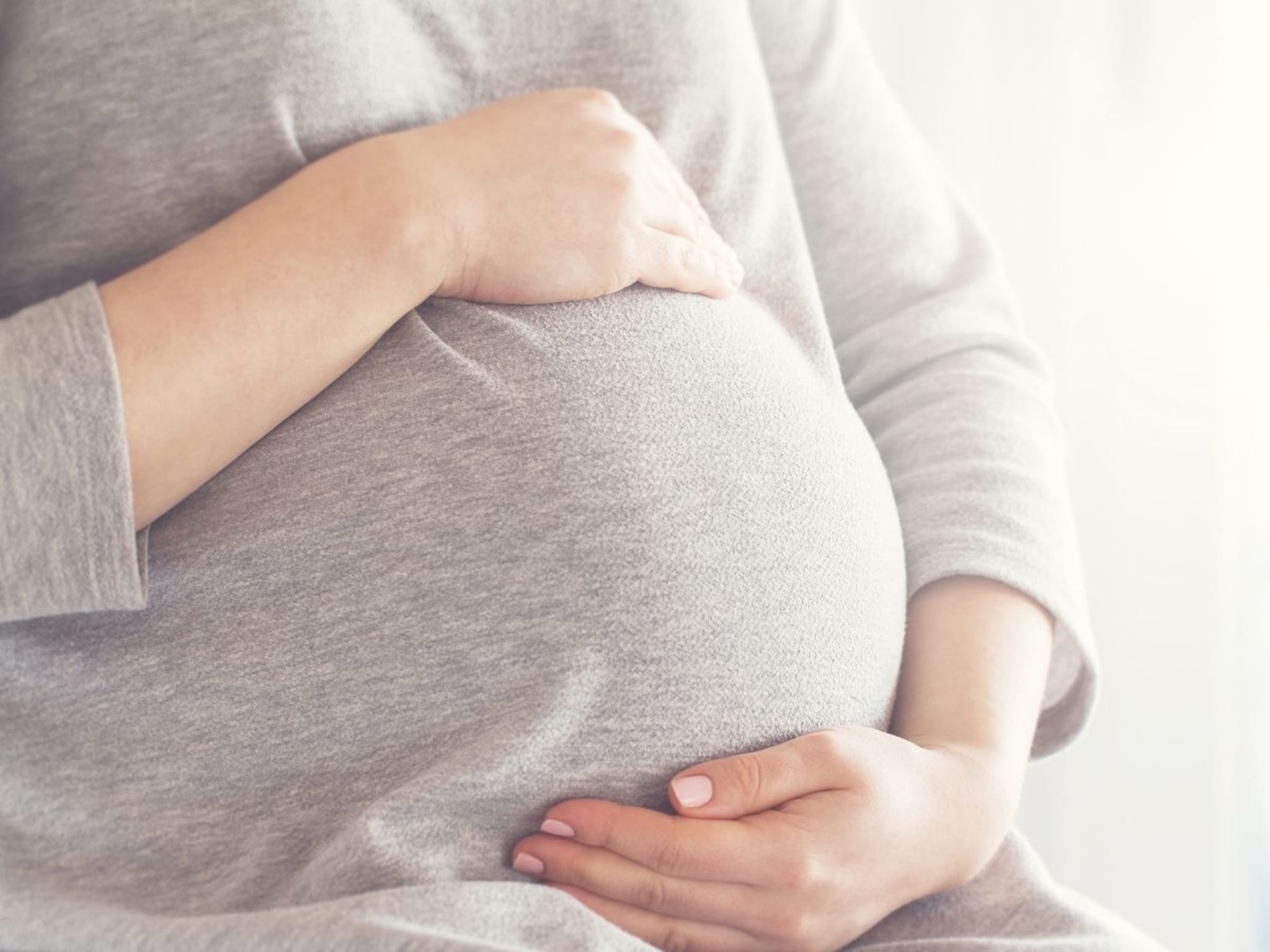 आई व्हायचंय! सिंगल महिलेने सोशल मीडियावर शोधला स्पर्म डोनर, जन्माला आलं असं मूल की...