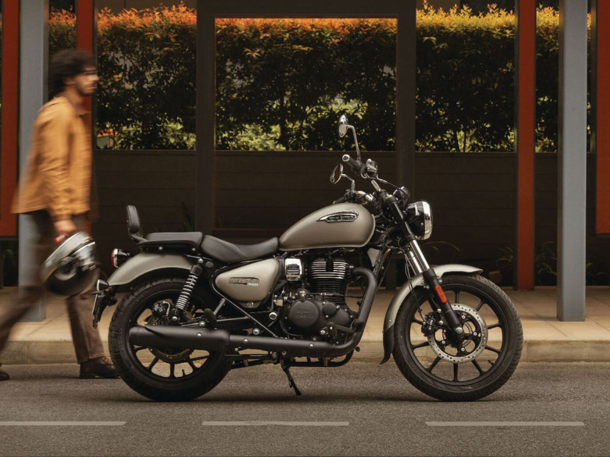 Royal Enfield Meteor 350: किती दिवस बुलेट चालवणार? आली रॉयल क्रुझर बाईक, लूक दमदार!