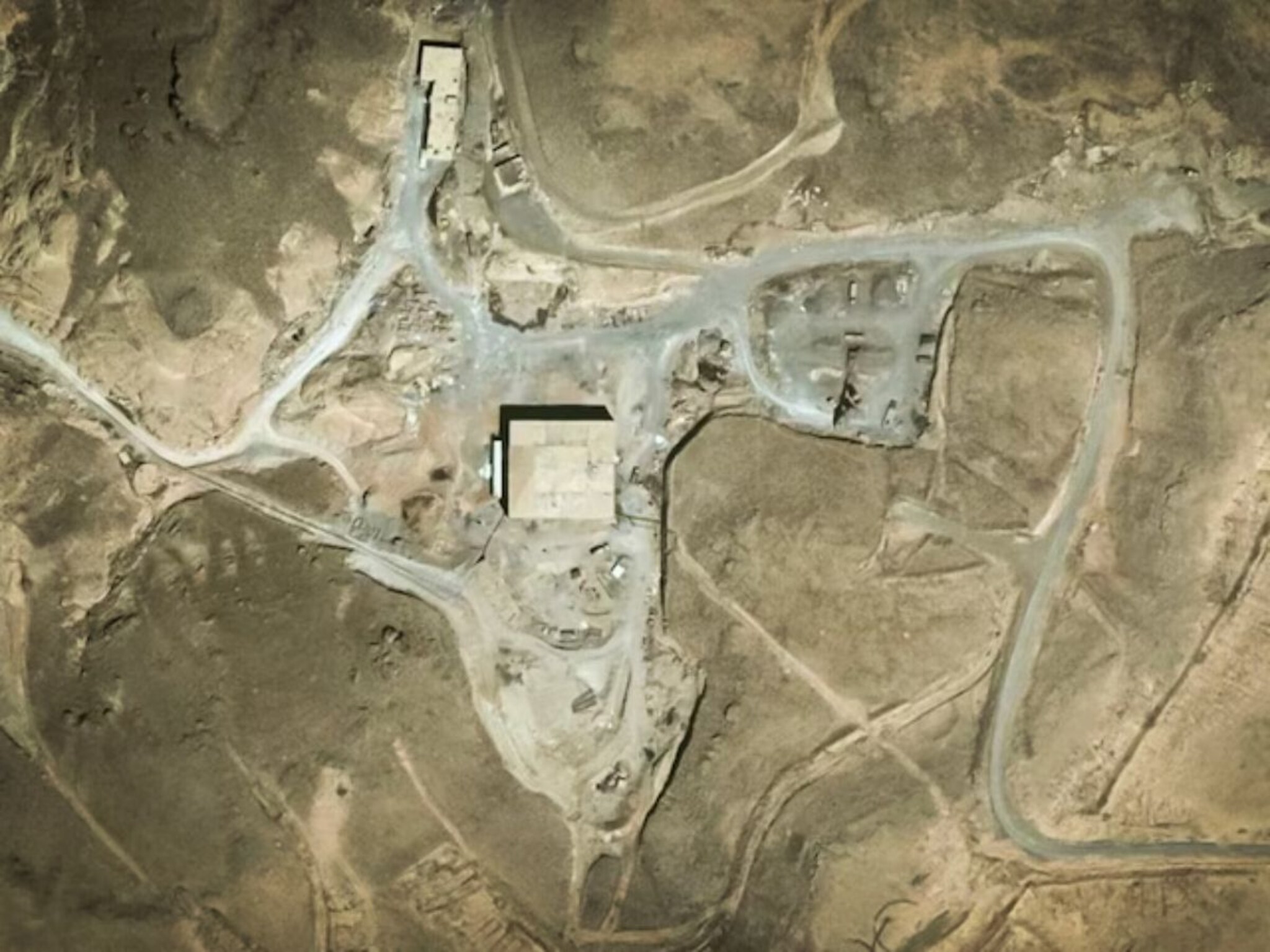 सीरियात नवा पॉवर गेम सुरू, वाळवंटातील गुप्त कट समोर; जागतिक सुरक्षेला धोका, रिपोर्टने नेते हादरले