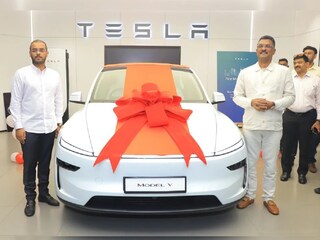 टेस्ला कार 
