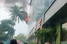 Thane Fire : ठाण्यातील आयटी पार्कमध्ये भीषण आग, काहीजण अडकल्याची भीती, पाहा PHOTO