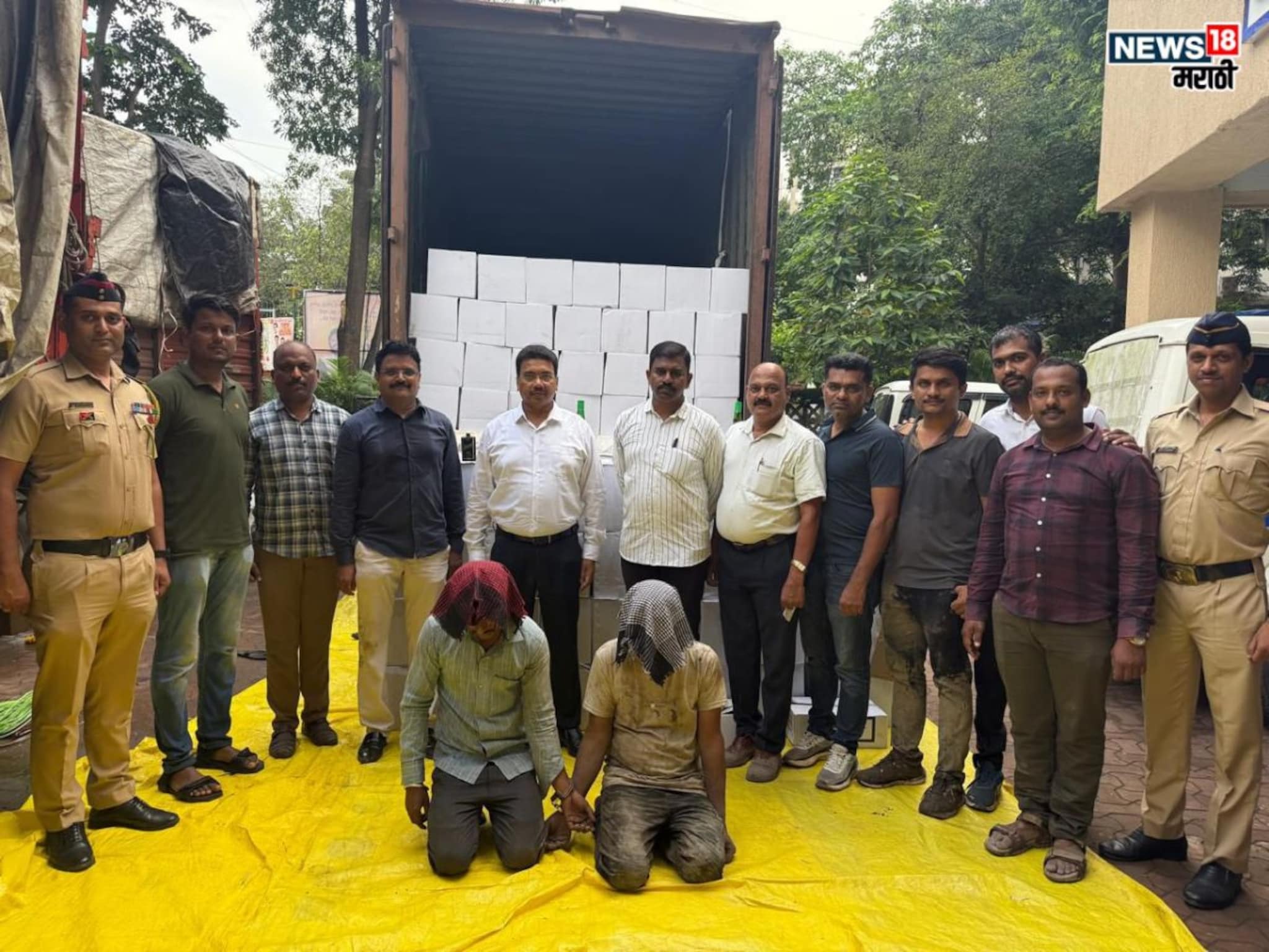 पुष्पा स्टाईलनं सुरू होता कारभार, अचानक पडली धाड, 20075000 रुपयांची दारू जप्त