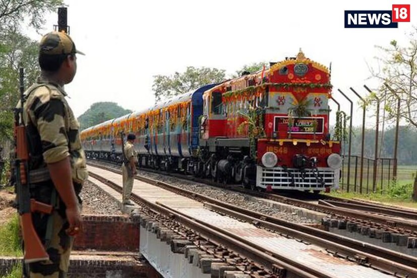 रेल्वे बोर्डाने या संदर्भात नुकताच सूचनापत्र जारी केलं. सामान्य आरक्षणाचा फायदा सामान्य प्रवाशांना मिळावा आणि दलालांकडून त्याचा गैरवापर होऊ नये, यासाठी हा निर्णय घेण्यात आल्याचे रेल्वे बोर्डाने स्पष्ट केले आहे.