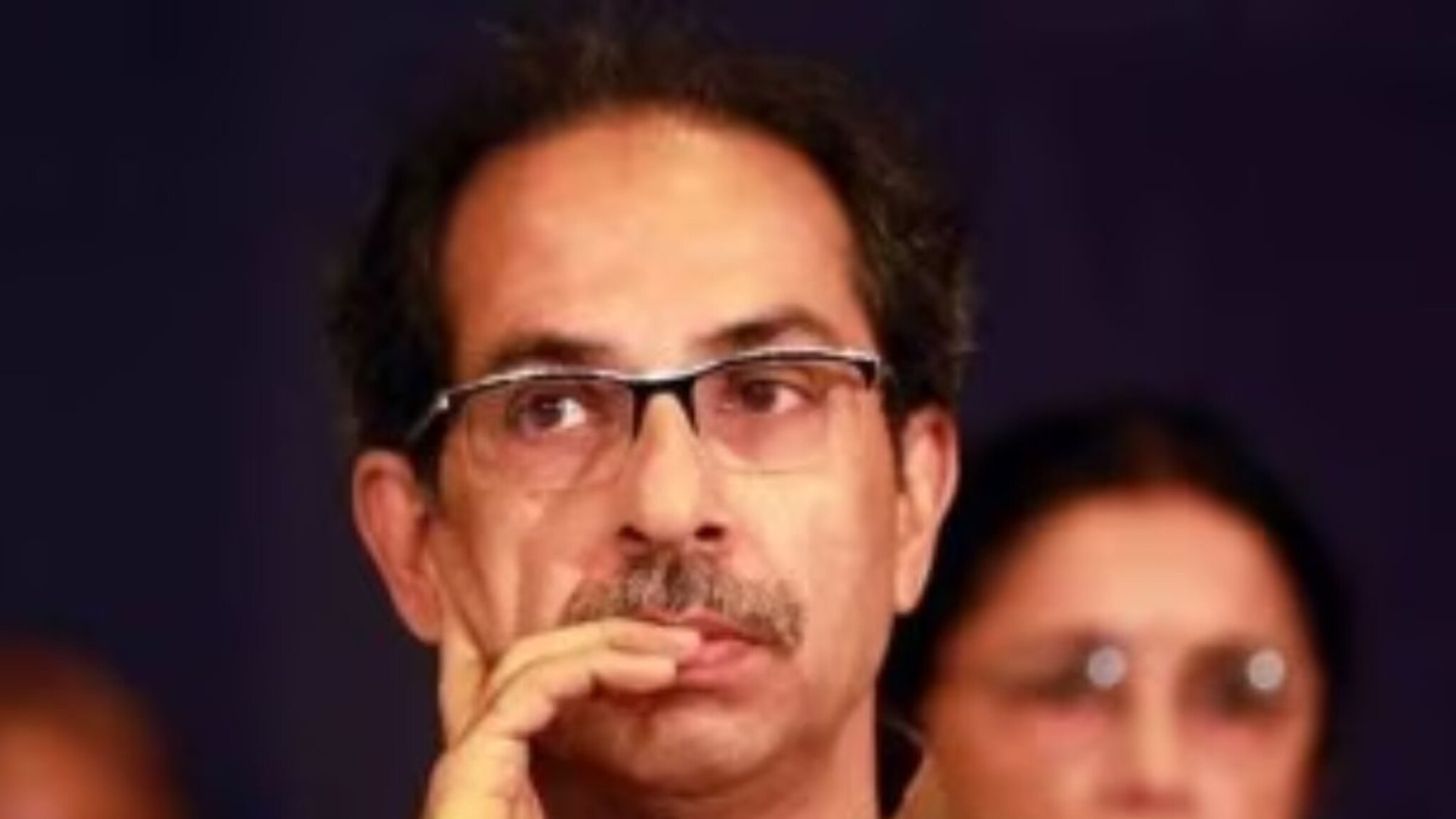 Uddhav Thackeray : ठाकरेंना काँग्रेसचा धक्का, भाजपला फायदा!  २४ तासांमध्ये बीएमसीमधील सगळी गणितं बदलली