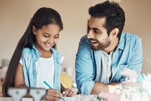 मुलांची कल्पनाशक्ती वाढवण्यासाठी उत्तम पद्धती! मुलांना बनवतील अधिक क्रिएटिव्ह..