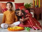 भावंडांचं नातं बनवा खास! मुलांमधील प्रेम वाढवण्यासाठी फॉलो करा 'या' टिप्स..