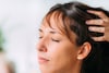 Hair Care : रात्री झोपताना केसांना तेल लावावं का ? वाचा तज्ज्ञांचा सल्ला