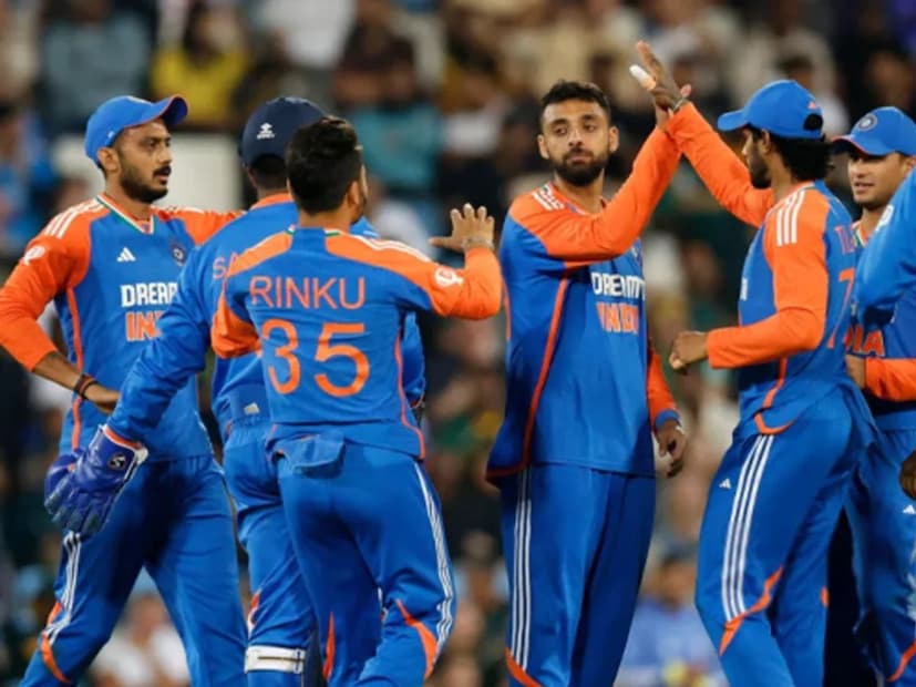 मिस्ट्री स्पिनर असलेला वरुण चक्रवर्ती हा सहसा संथ आणि सपाट खेळपट्टीवर बॉलिंग करतो. खेळपट्टी मदत करत नसेल तर वरुण चक्रवर्तीवर विरोधी टीमचे बॅटर आक्रमण करू शकतात. दुसरीकडे कुलदीप डावखुरा चायनामन बॉलर असल्यामुळे त्याचे बॉल समजायला कठीण जातात, तसंच त्याचा बॉल उसळीही घेतो. त्यामुळे मनुका ओव्हलमध्ये वरुणऐवजी कुलदीपला संधी मिळण्याची शक्यता आहे.