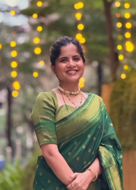  आपल्या अभिनयामुळे, कधी वादग्रस्त वक्तव्यामुळे तर कधी हटके स्टाईलमुळे अभिनेत्री अमृता देशमुख चर्चेत येते.