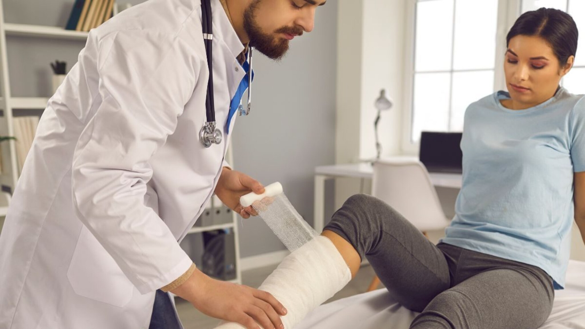 फक्त 3 मिनिटांत जोडलं जाईल मोडलेलं हाड; आता प्लेट-रॉडची गरज नाही, वैज्ञानिकांनी तयार केला ‘बोन ग्लू’