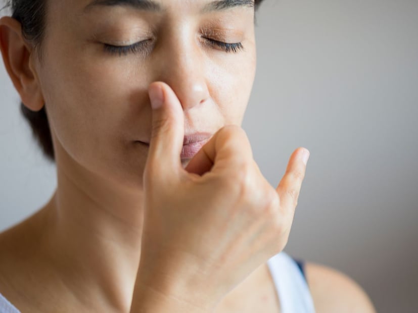 श्वसन ही प्रत्येकाच्या आयुष्याची मूळ प्रक्रिया आहे. जन्माच्या पहिल्या क्षणापासून मृत्यूपर्यंत श्वास अखंड सुरू असतो. आपण त्याला थांबवू शकत नाही. शरीरात प्रवेश करणारा ऑक्सिजन आपल्याला ऊर्जा देतो, तर कार्बन डायऑक्साइड बाहेर टाकला जातो. ही प्रक्रिया दिसत नाही, पण तिच्याशिवाय एक क्षणही जगणं अशक्य आहे.