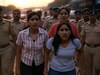 लुटीचा डाव आला अंगलट, पुण्यात तीन महिला तलाठी अडकल्या जाळ्यात