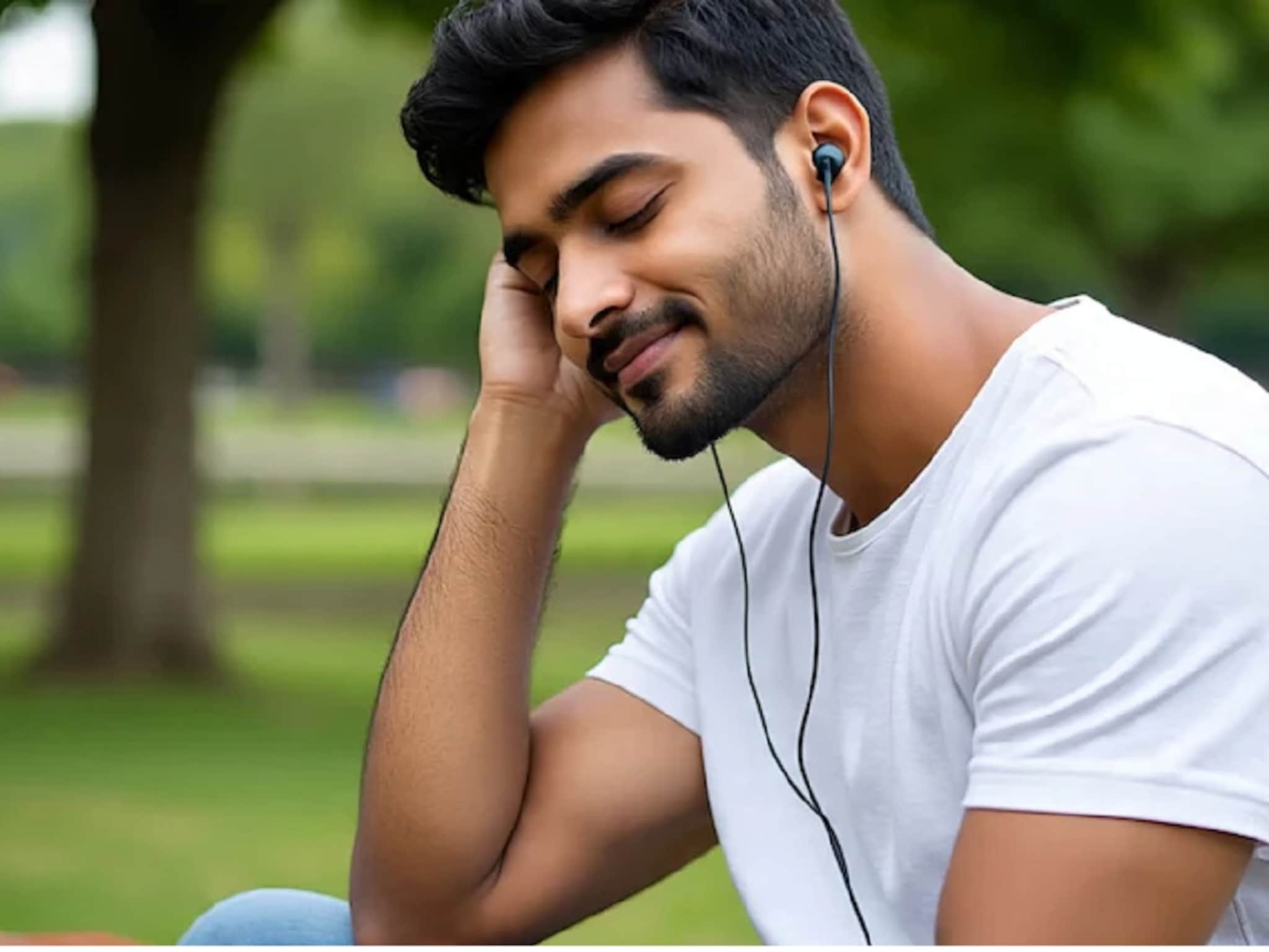 Amazon: महागडे इअरबड्स मिळताय अगदी स्वस्तात! सोडू नका संधी, झटपट होताय ऑर्डर