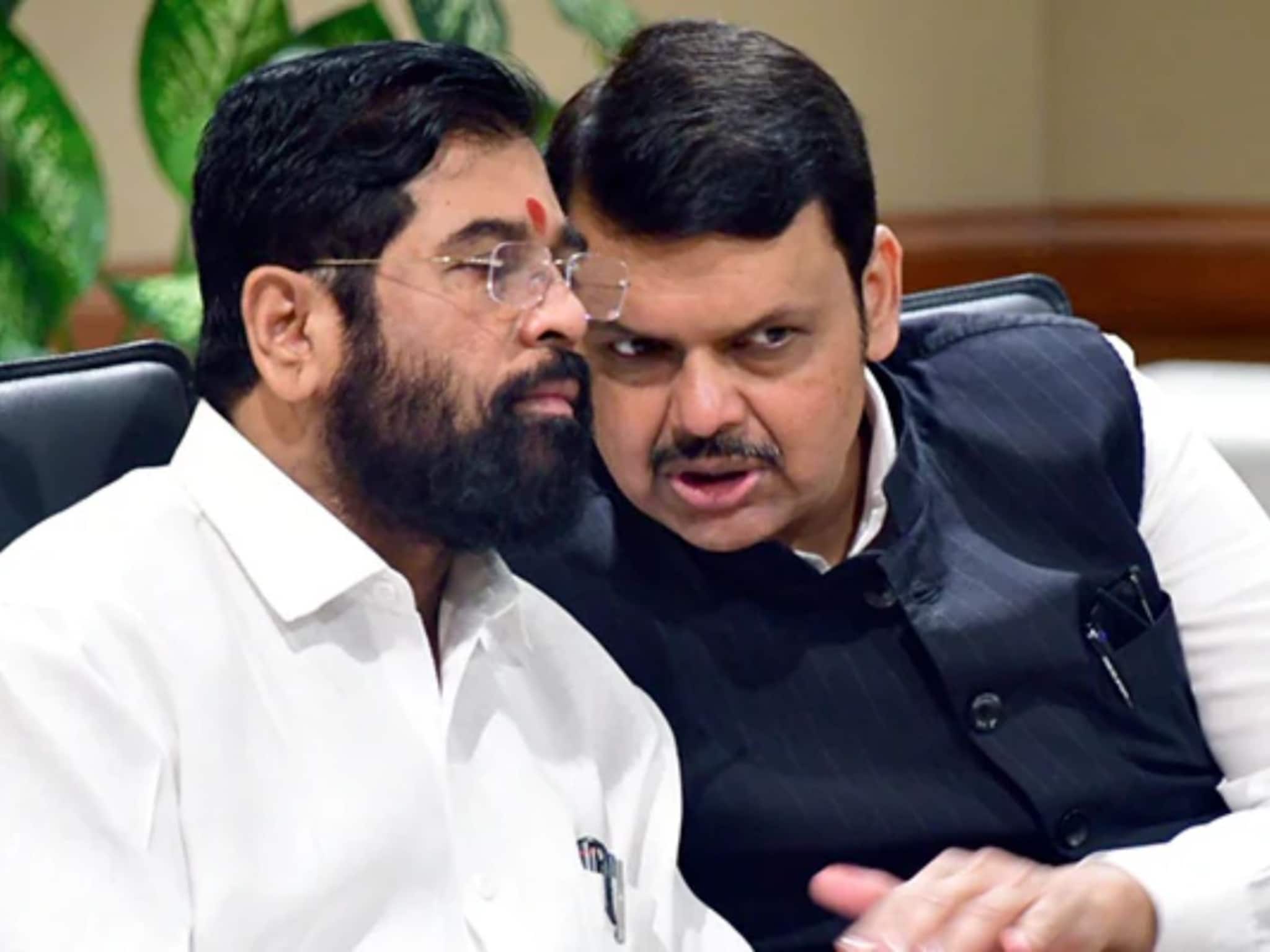 भाजपला सर्वात मोठं खिंडार, शिंदेंकडून 45 ठिकाणी स्ट्राईक, 400 जण गळाला