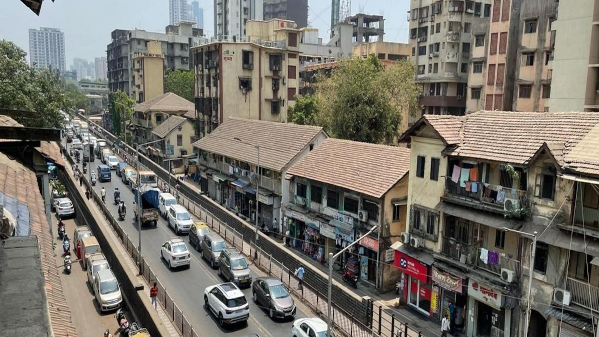Elphinstone Bridge : एल्फिन्स्टन पूल प्रकरणात भाजप आमदाराचा विरोध, रुग्णालयातून थेट रहिवाशांच्या भेटीला, सरकारकडे मागणी काय?