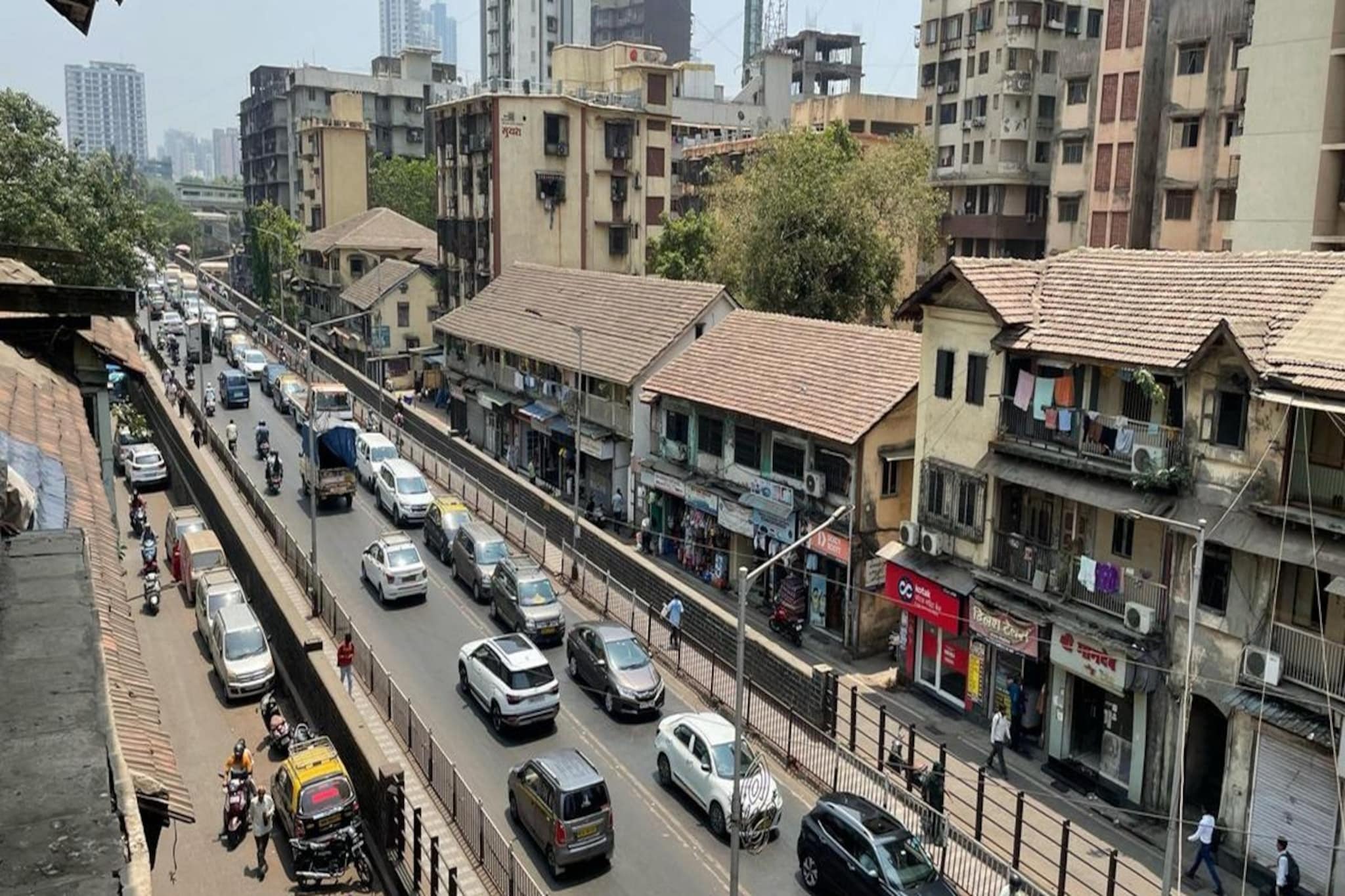 Elphinstone Bridge पाडकामाला BJP आमदाराचा विरोध, रुग्णालयातून थेट रहिवांशांच्या