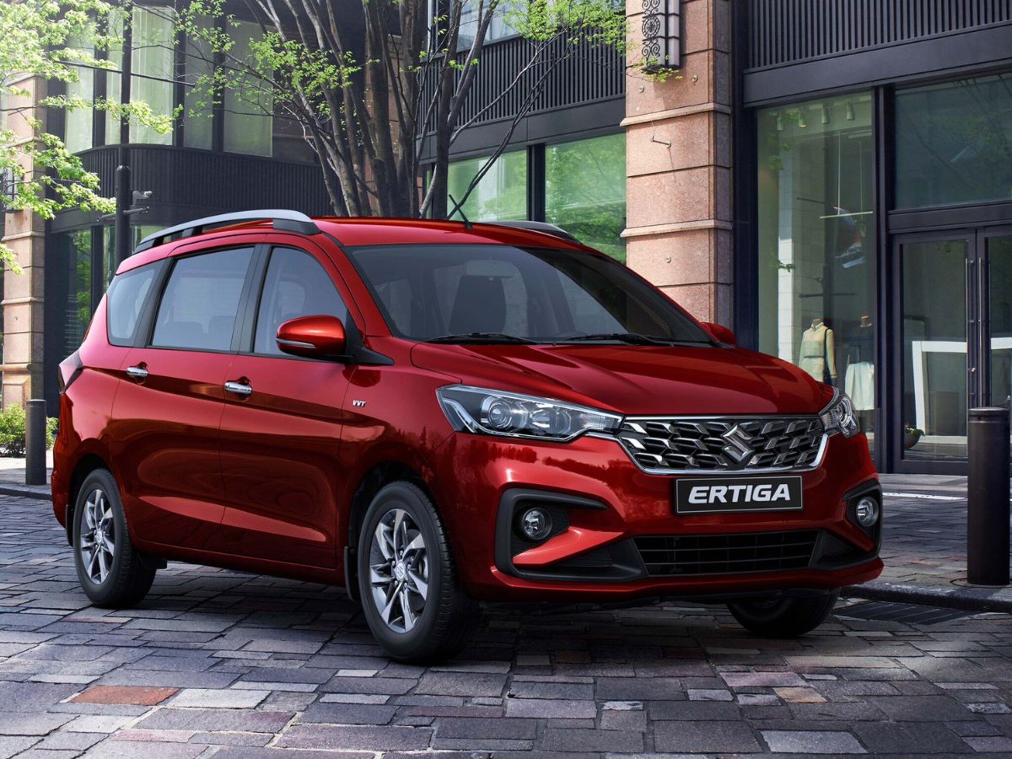 Maruti Wagon R आता बाजूला करा, घरी आणा फॅमिलीसाठी Ertiga, इतकी किंमत झाली कमी!