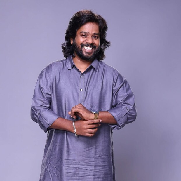 एक वर्षांआधी म्हाडाच्या लॉटरीत गौरव मोरेला पवई येथे घर लागलं होतं. त्या घराची चावी त्याला आज त्याला मिळाली.