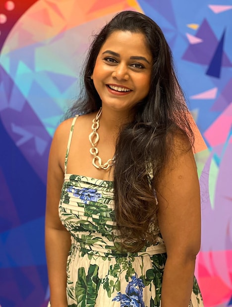 हेमांगी कवीने आतापर्यंत अनेक मालिकांमध्ये काम केलं आहे आणि मराठीसोबतच हिंदी मालिकांमध्येही ती सक्रिय आहे.