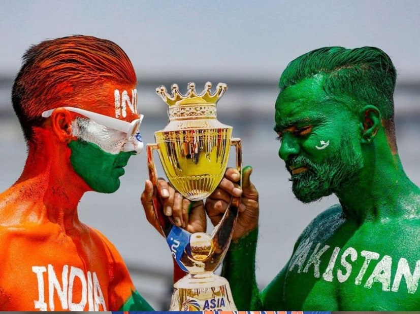 अंडर 19 आशिया कप स्पर्धेत आज कट्टर प्रतिस्पर्धी भारत आणि पाकिस्तान यांच्यात रोमांचक सामना सूरू आहे. या सामन्यात एक धक्कादायक घटना घडली आहे. या घटनेत पाकिस्तानच्या गोलंदाजाने टाकलेला बॉल आरोन जॉर्जच्या डोक्याला लागल्याची घटना घडली आहे. अंडर 19 आशिया कप स्पर्धेत आज कट्टर प्रतिस्पर्धी भारत आणि पाकिस्तान यांच्यात रोमांचक सामना सूरू आहे. या सामन्यात एक धक्कादायक घटना घडली आहे. या घटनेत पाकिस्तानच्या गोलंदाजाने टाकलेला बॉल आरोन जॉर्जच्या डोक्याला लागल्याची घटना घडली आहे.