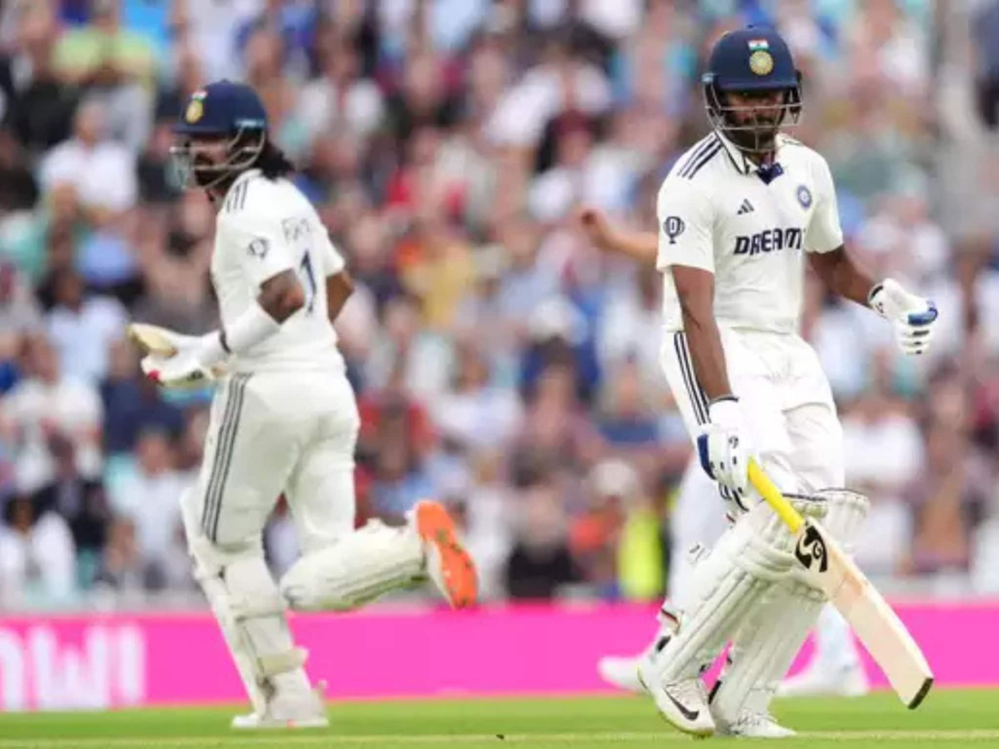 Success Story: वडिलांनी चुकून ठेवलं नाव आज कोट्यवधींचा ब्रॅण्ड! 100 कोटींचं साम्राज्य उभारणारा हा क्रिकेटर कोण? Success Story: वडिलांनी चुकून ठेवलं नाव आज कोट्यवधींचा ब्रॅण्ड! 100 कोटींचं साम्राज्य उभारणारा हा क्रिकेटर कोण?